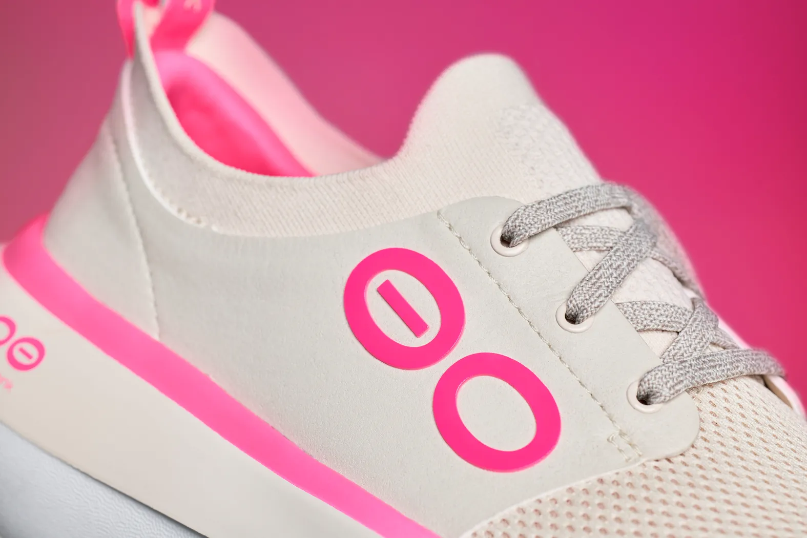 Oofos Women's Limited Edition 2025 OOmy Stride - Project Pink
