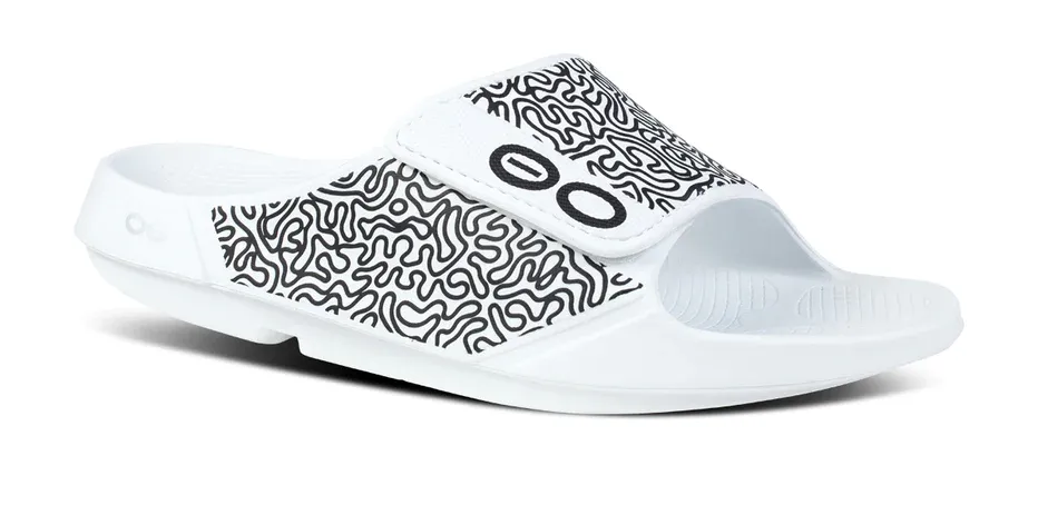 OOFOS Unisex OOahh Sport Flex Slide WHITE
