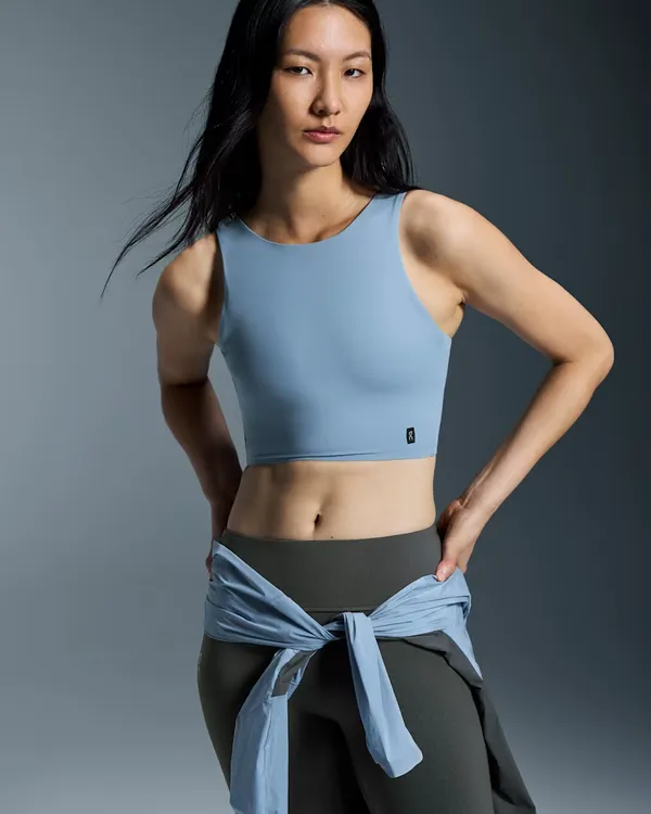 ON Core 2-IN-1 Crop CHAMBRAY