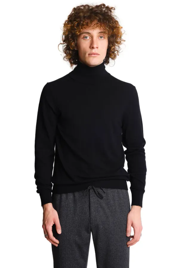 PAISLEY & GRAY Luxe Fine Gauge Turtleneck BLACK