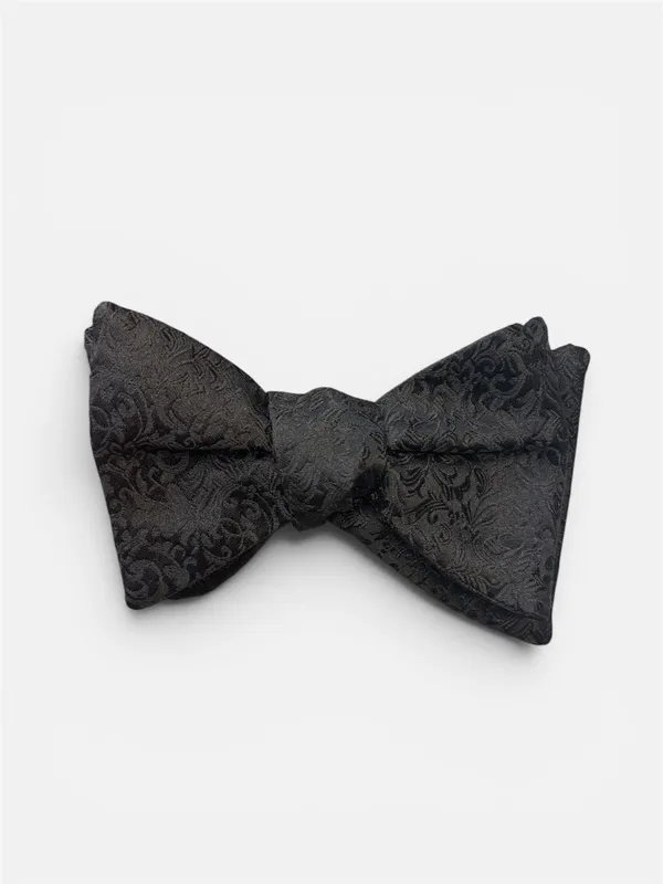 CARROT & GIBBS 2 3/4" Floral Italian Silk Bow Tie- Black BLACK