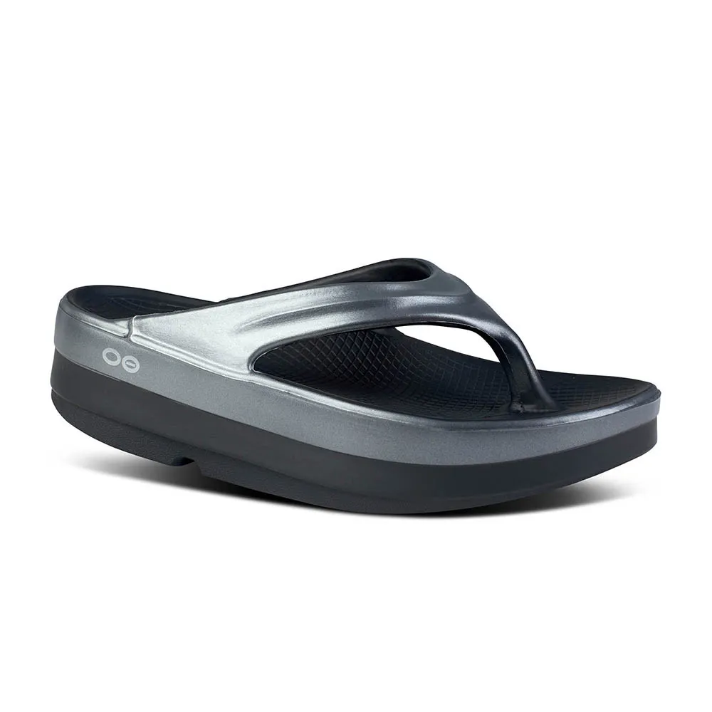 【未使用】OOFOS OOmega OOlala Luxe チタニウムミラー Oofos Women's Oomega OOLala Luxe Black Salt