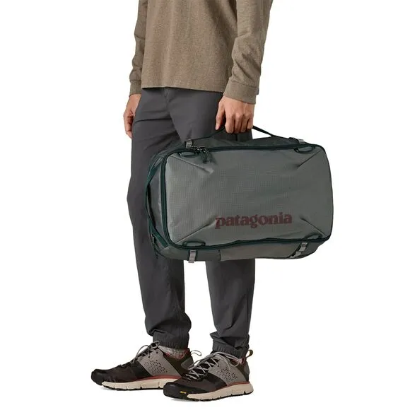 patagonia black hole duffel mini MLC 30L This is a safe place for your keys Black Hole® Mini MLC® 26L