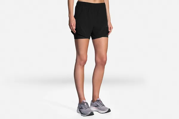 Brooks WOMEN'S CHASER 5" 2-N-1 SHORTS BLACK
