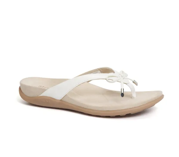 STRIVE ISLAND II White