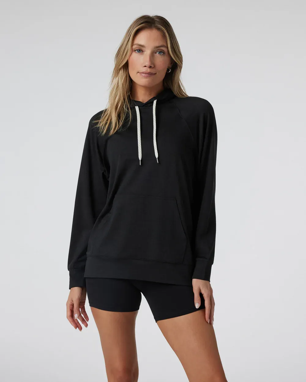 VUORI WOMEN'S HALO OVERSIZED HOODIE BLACK HEATHER