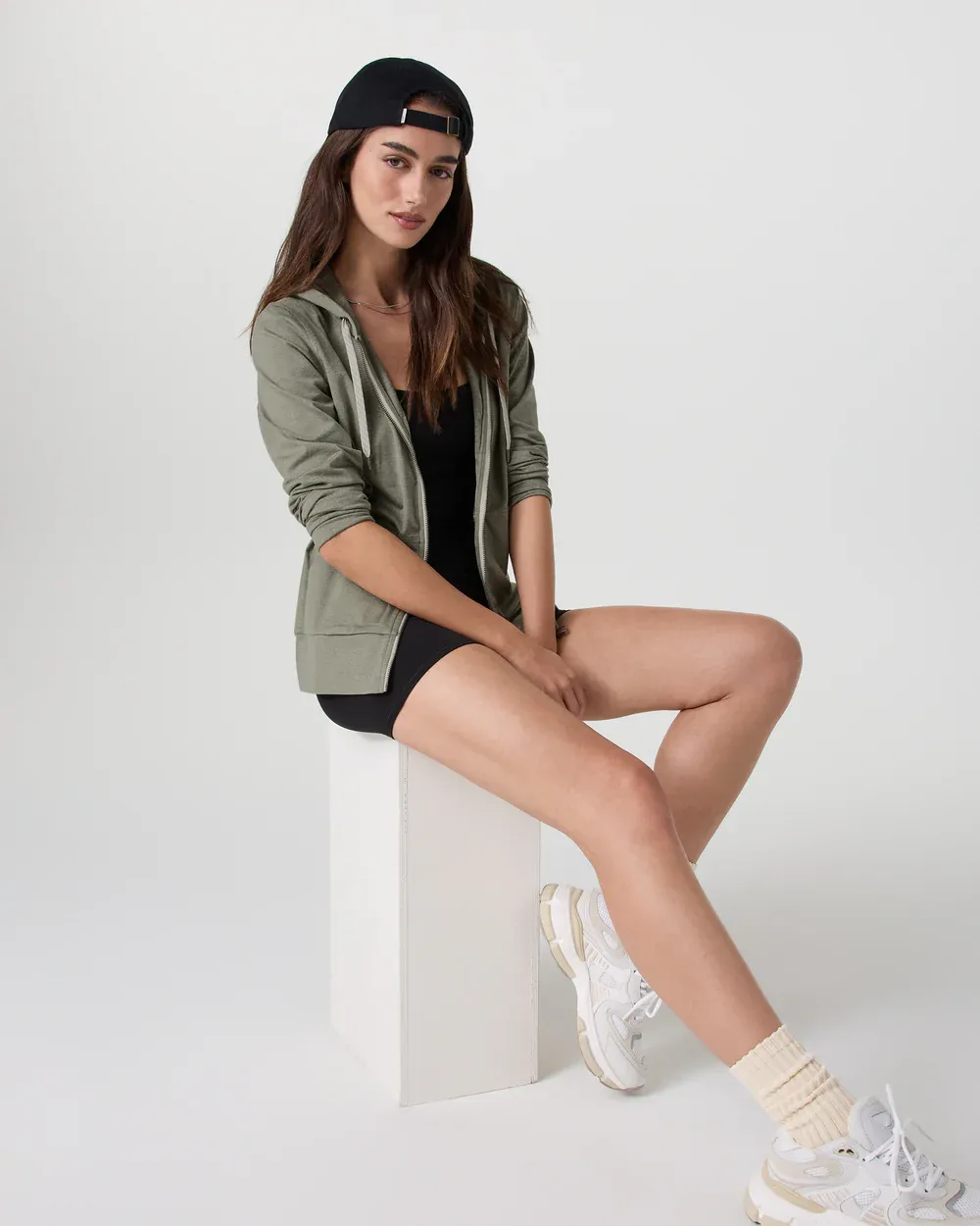 Vuori Women's Halo Perform Hoodie Laurel Heather