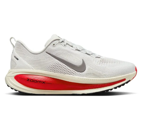 Nike M VOMERO 18 PLATINUM TINT/MTLC PEWTER-SIREN RED