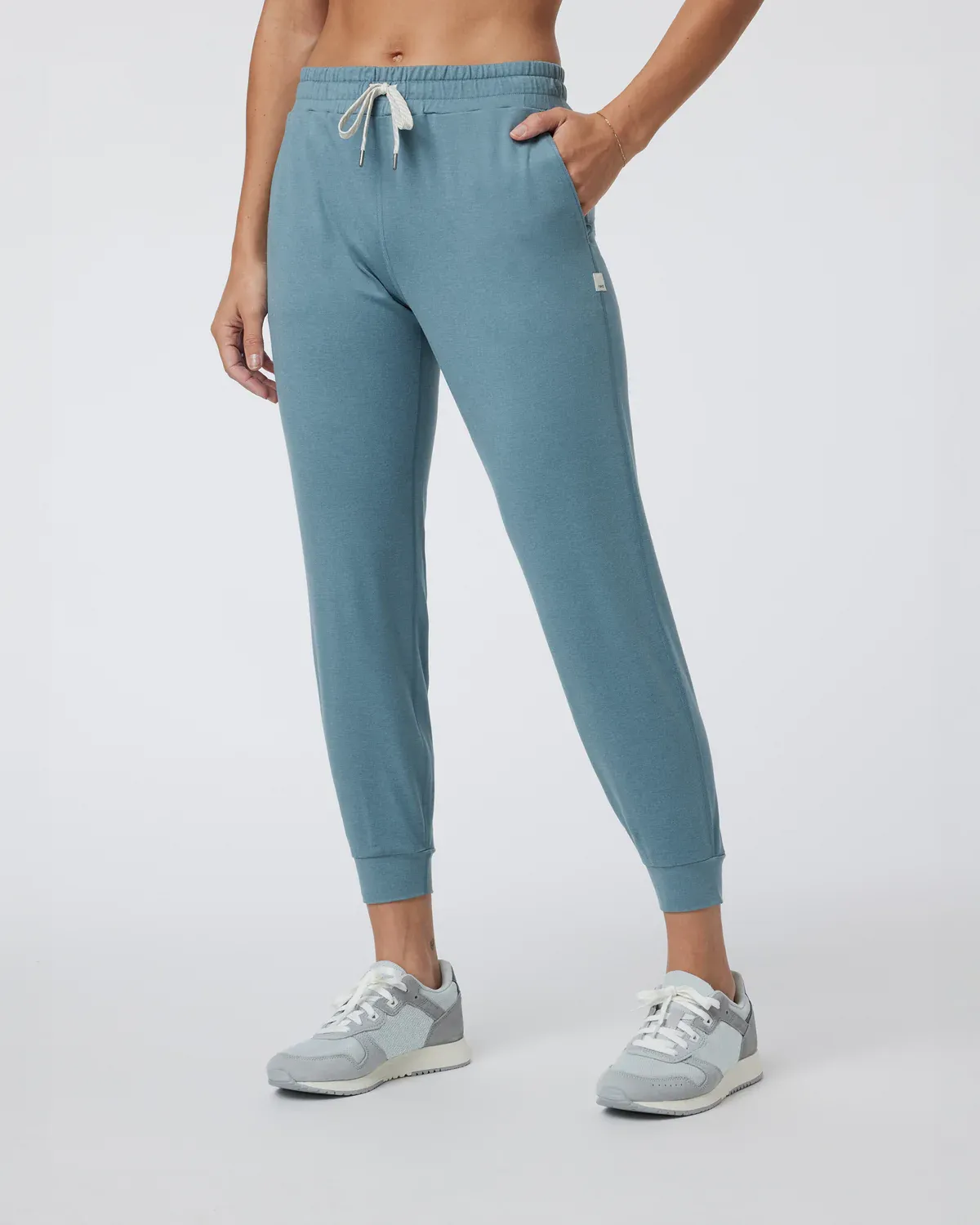 Vuori Women's Performance Jogger Smoke Blue Heather