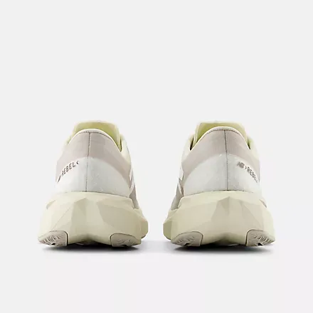New Balance Men's Fuelcell Rebel V4 Linen/Moon Rock