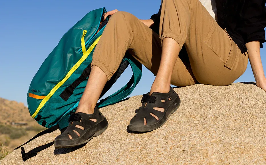 OOFOS Oocandoo Black