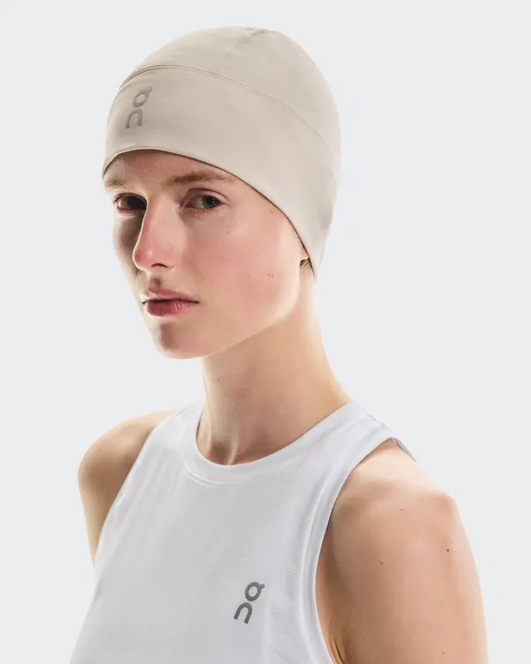On CORE BEANIE TRUFFLE