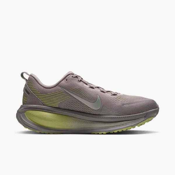 Nike Women's Vomero 18 PARTICLE ROSE/SAIL-SILVER LILAC-FENNEL
